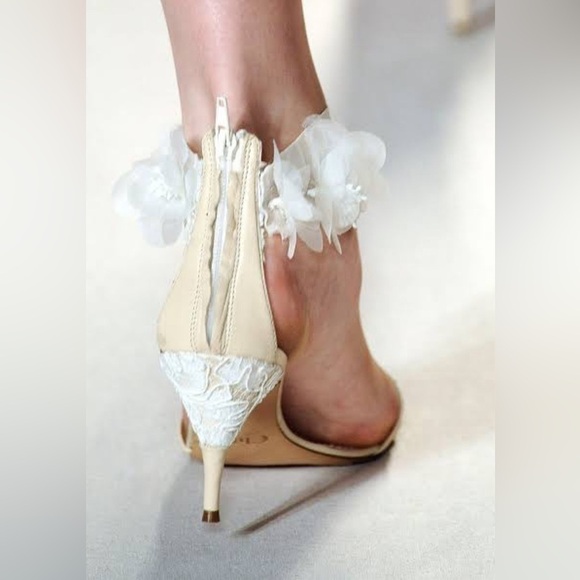 Chloé Spring 2010 Ready to Wear Vintage Lace Kitten Heel Size 35/5 - Picture 2 of 16